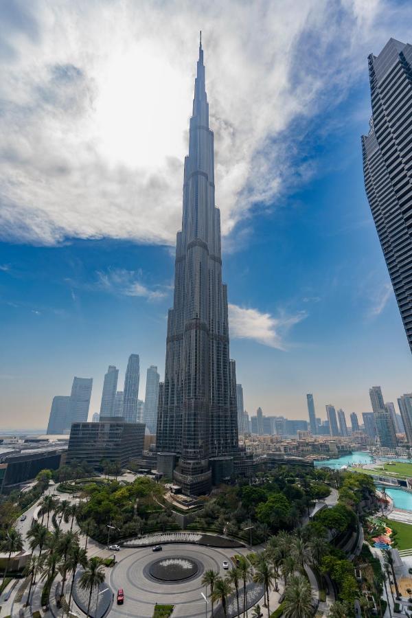 Prestige Living 1Br With Full Burj Khalifa View By Auberge Apartment Dubai Bagian luar foto